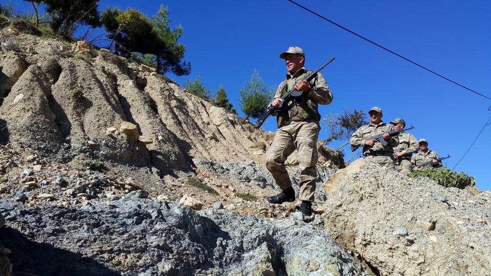 <p><strong>Güvenlik korucularının zor arazi koşullarında çalıştığını belirten İspenoğlu, şunları söyledi:</strong></p>
<p>"Güvenlik korucularımız 15 Eylül 2018 tarihi itibarı ile görevine başladı. Köylerimizde malum hırsızlık olayları oluyordu. </p>