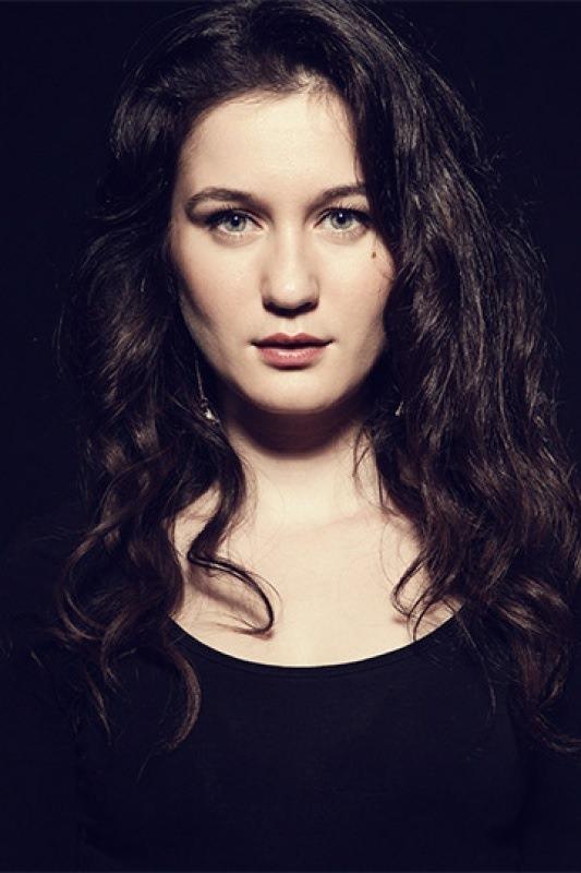 <p>Berna Koraltürk - 161 cm</p>

<p> </p>
