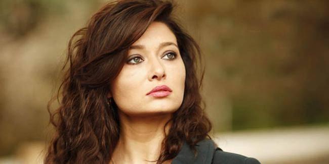 <p>Nurgül Yeşilçay - 160 cm</p>

<p> </p>
