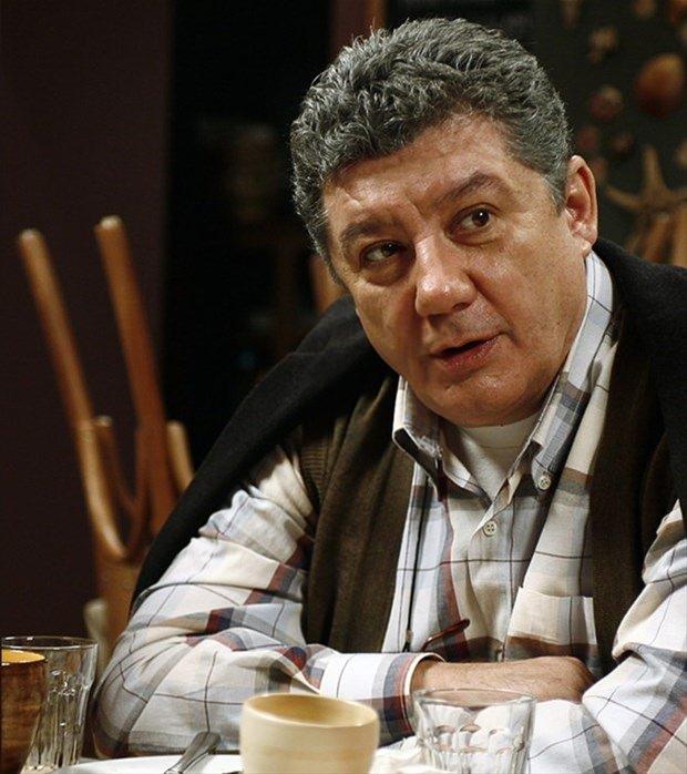 <p>Tarık Ünlüoğlu - 170 cm</p>

<p> </p>
