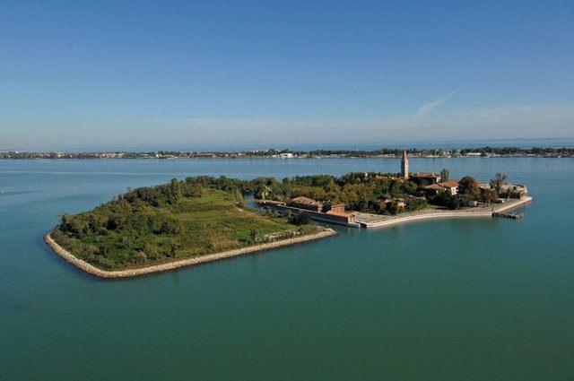 <p>Poveglia: Venedik'in yakınında perili olduğuna inanılan oldukça küçük bir ada (İtalya) </p>

<p> </p>

<p>Poveglia, kuzey İtalya'da Venedik ile Lido arasında Venedik'e ait bir lagun üzerinde ufacık bir ada.</p>
