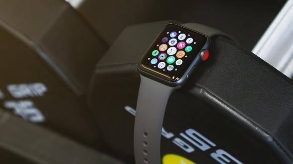 <p>Apple Watch Series 3 </p>

<p>Eski fiyat: 2499 TL </p>
