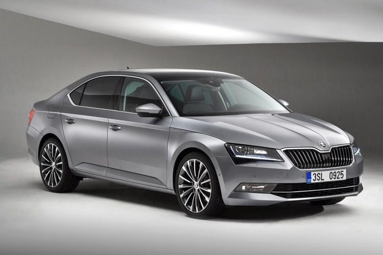<p><strong>Skoda Superb</strong></p>
<p>Vergisiz fiyat: 91 bin 468 TL</p>
<p>Eski satış fiyatı: 161 bin 900 TL</p>
<p>Eski ve indirimli ÖTV oranı: %50 - %35</p>
<p>Yeni satış fiyatı: 145 bin 710 TL</p>
<p>İndirim oranı: 16 bin 190 TL</p>