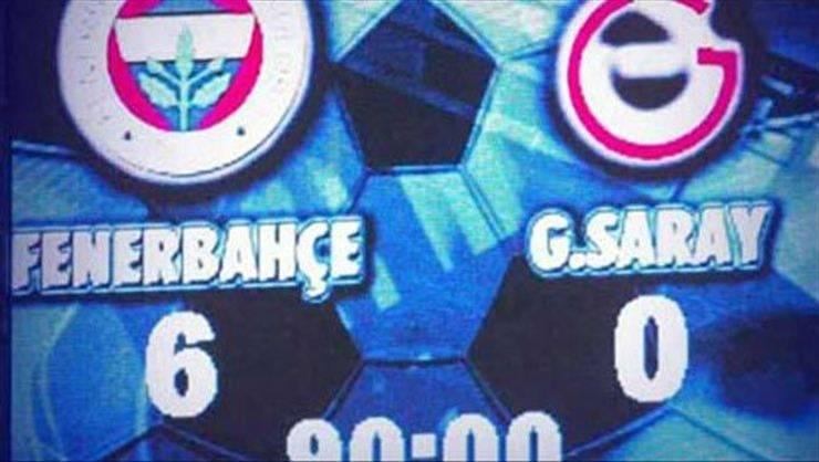 <p><strong>Fenerbahçe'nin farklı skorlu galibiyetleri</strong><br />
<br />
Fenerbahçe ise rakibi Galatasaray karşısında şimdiye dek en farklı skorlu galibiyeti, 2002-2003 sezonunun ilk yarısında Kadıköy'de yapılan maçta elde etti.</p>

<p>6 Kasım 2002'deki müsabakayı 6-0 kazanan sarı-lacivertli ekip, aynı zamanda lig maçlarında iki takım arasındaki en farklı skorlu galibiyete imza attı.</p>
