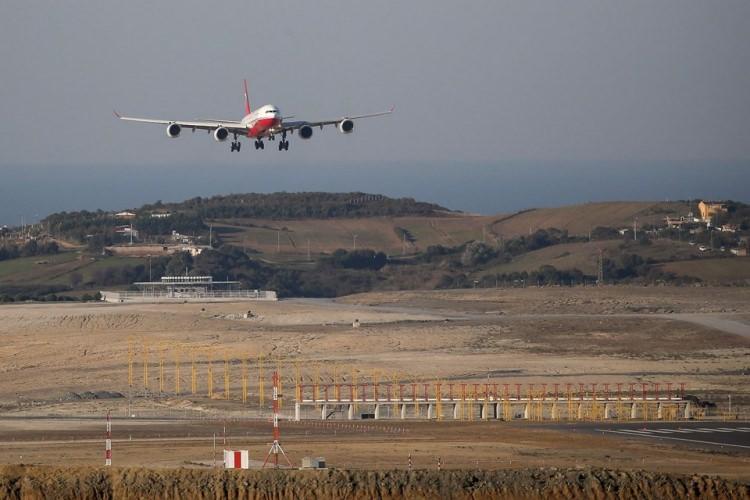 <p>İstanbul'daki yeni havalimanının açılışı, Cumhurbaşkanı Recep Tayyip Erdoğan tarafından yapıldı.</p>
