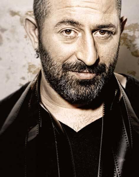 <p>Cem Yılmaz - 172 cm</p>

<p> </p>
