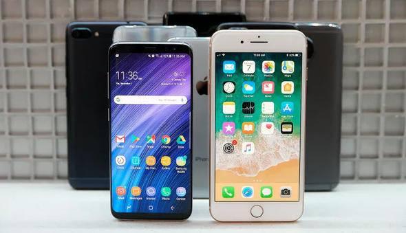<p>Yurtdışından kendiniz veya başkası adına telefon getirmek mümkün. Bir başkasının size getirdiği telefonu da kayıt yaptırabiliyorsunuz. Burada telefonun yurtdışından gelmiş olması önemli, ne zaman ve kimin getirdiğinin bir önemi yok.</p>
<p> </p>