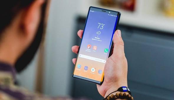 <p>Telefon vergisini bankalara, vergi dairelerine nakit veya internet vergi dairesinden kredi kartıyla yatırabiliyorsunuz.</p>
<p> </p>