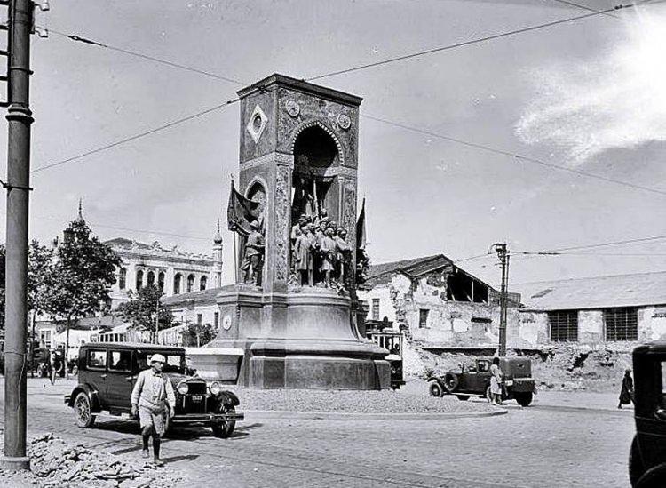 <p>1930 - Taksim</p>

<p> </p>
