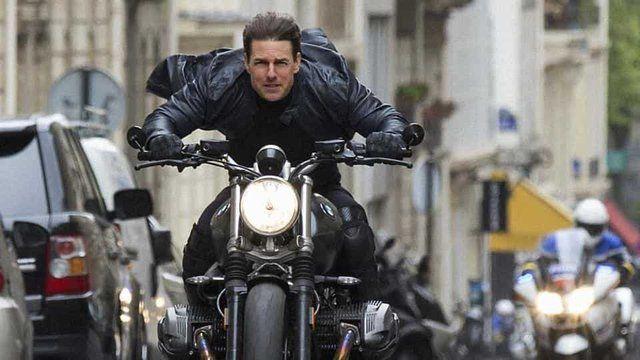 <p>Mission Impossible-Fallout</p>

<p>Tom Cruise'un ikinci kimliği gibi olan Ethan Hunt'ın yeni macerası Mission Impossible-Fallout yaza damga vurdu! Yönetmen Christopher McQuarrie'yle dokuzuncu kez birlikte çalışan Cruise Fallout'un çekimleri sırasında ayak bileğiyle birlikte şeytanın bacağını da kırdı; film seyircilerin yanı sıra eleştirmenlerden de tam not aldı. </p>
