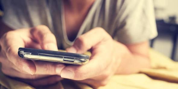 <p>Getirilen telefonun açılması için vergisinin ödenmesi gerekiyor.</p>
<p> </p>