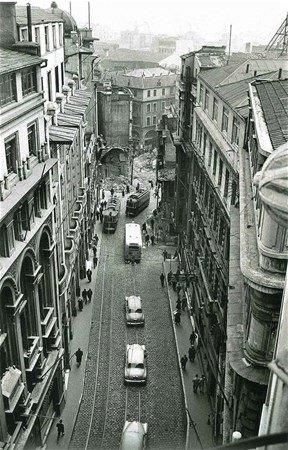 <p>Bankalar Caddesi (1940'lar) - Karaköy</p>

<p> </p>
