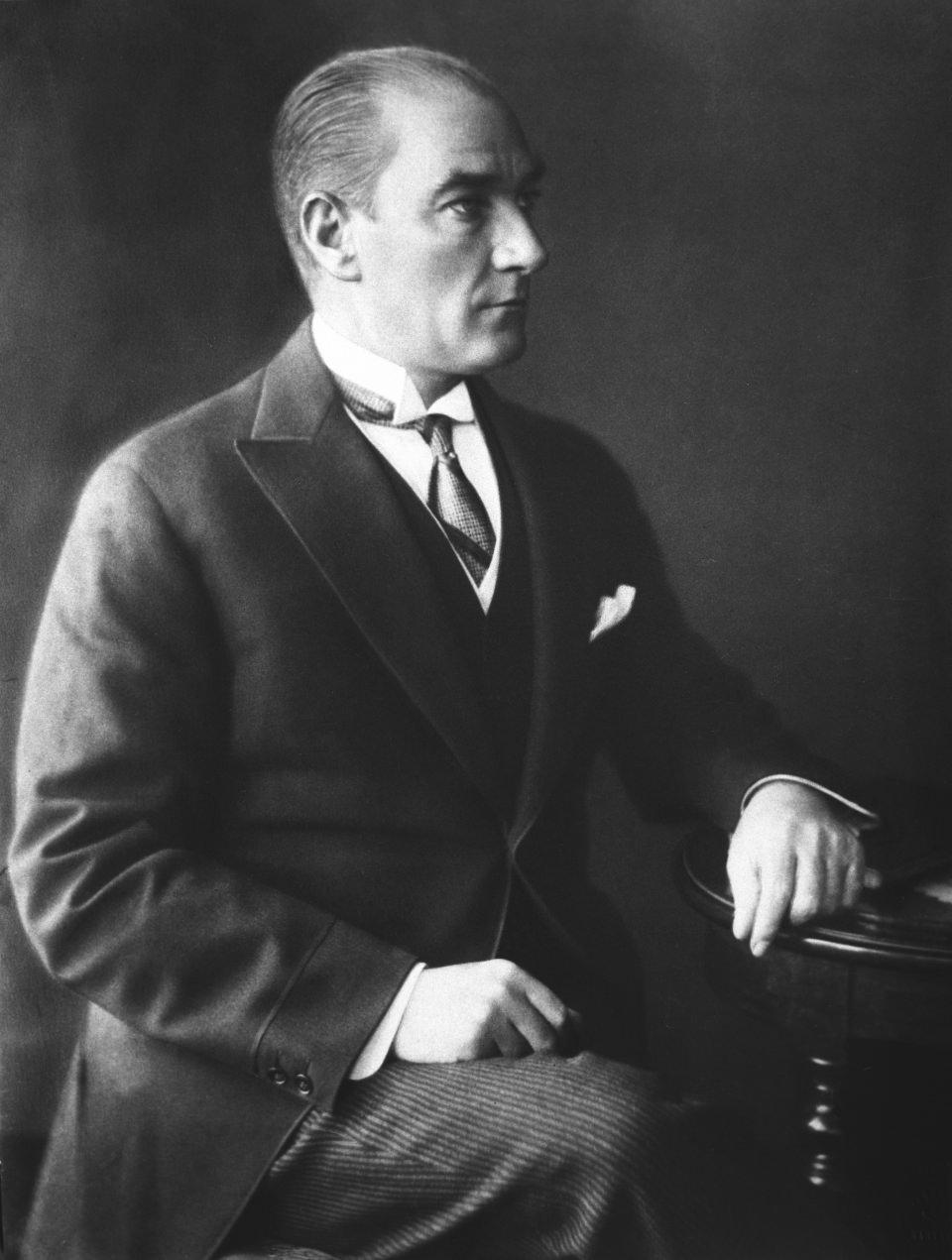 <p>1928 yılında Cumhurbaşkanı Mustafa Kemal Atatürk. </p>
