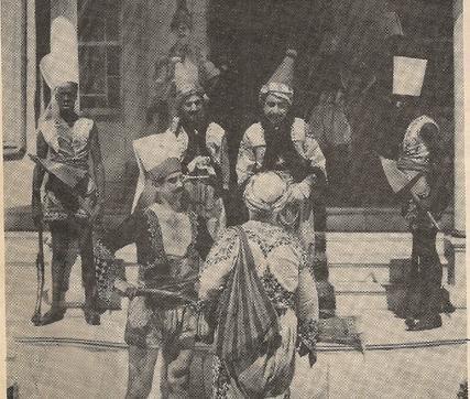 <p>1916 -  Leblebici Horhor Ağa Ülkemizdeki ilk konulu film denemesi olan "Leblebici Horhor Ağa" filmidir. Ancak, Leblebici Horhor Ağa ne yazık ki başrol oyuncularından birinin ani vefatıyla yarıda kalmıştır.</p>

<p> </p>
