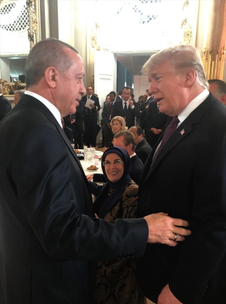 <p> Erdoğan, Trump bir süre sohbet etti</p>
