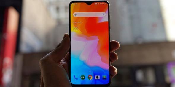 <p>Kısa bir süre önce tanıtılan telefonlardan biri olan OnePlus 6T, 6 GB – 128 GB, 8 GB – 128 GB ve 8 GB – 256 GB olmak üzere 3 farklı modelde üretildi.</p>
<p> </p>