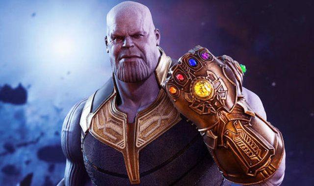 <p>Avengers: Infinity War</p>

<p>Yılın en iyi filmi elbette Thanos'un süper kahramanların tozunu attırdığı Avengers:Infinity War'un olacaktı! Iron Man'den Thor'a, Captain America'da Hulk'a bir dolu Marvel kahramanının yok ettmek için işbirliği yaptığı Thaons son yılların en karizmatik kotü adamı olarak sinema tarihine adını yazdırmayı başarıyor...</p>
