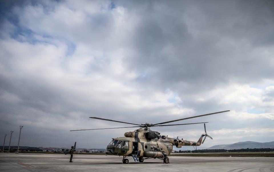 <p>Jandarma Genel Komutanlığınca tahsis edilen "Mi-17" tipi helikopter ile Ayvacık ile Midilli Adası arasında en kısa yol olarak bilinen ve düzensiz göçmenlerin geçiş güzergahı olarak kullandıkları 5,5 deniz mili mesafe havadan tarandı. </p>
<p> </p>
