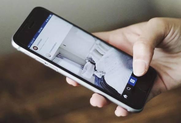 <p>Yolcu yurtdışından gelirken beraberinde telefon getirip Türkiye’de kayıt yaptırıp kullanabiliyor.</p>
<p> </p>
