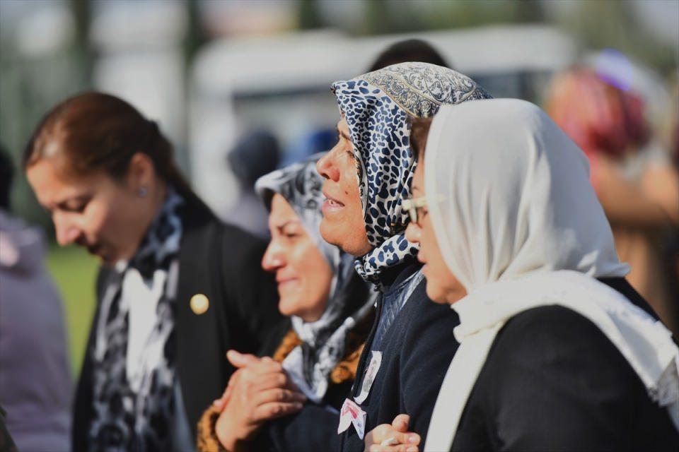 <p>Hakkari'nin Şemdinli ilçesindeki Süngü Tepe Üs Bölgesi'nde kaza sonucu meydana gelen patlamada şehit olan Topçu Er Samet Kaymakçı'nın cenazesi uçakla memleketi Gaziantep'e getirildi. Şehidin annesi Zeynep Kaymakçı üzüntü yaşadı.</p>

<p> </p>
