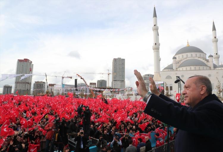 <p>Cumhurbaşkanı Erdoğan'ın açıkladığı "100 Günlük Eylem Planı" içinde yer alan "millet bahçeleri" bugün hizmete açıldı</p>
