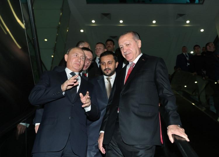 <p>Türkiye Cumhurbaşkanı Recep Tayyip Erdoğan (sağda) ve Rusya Devlet Başkanı Vladimir Putin (solda), İstanbul Kongre Merkezi'nde düzenlenen "TürkAkım Projesi Deniz Bölümünün Tamamlanması Töreni"ne katıldı.</p>

<p> </p>
