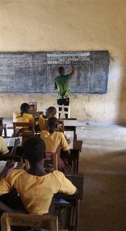 <p>Öğretmenin sınıfta çekilen bu fotoğrafı sosyal medyada viral oldu. </p>

<p> </p>
