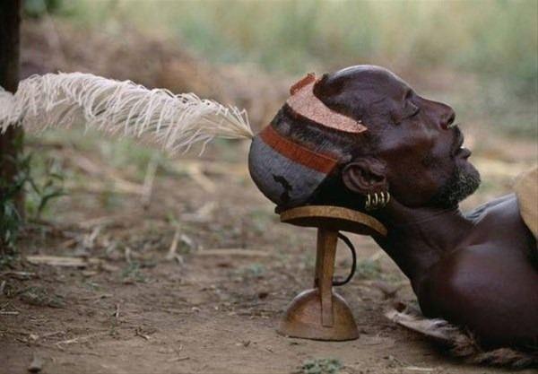 <p>Bu ilginç şey aslında Kenya ve Etiyopya'da yaşayan insanların kullandığı bir eşya.</p>
<p> </p>