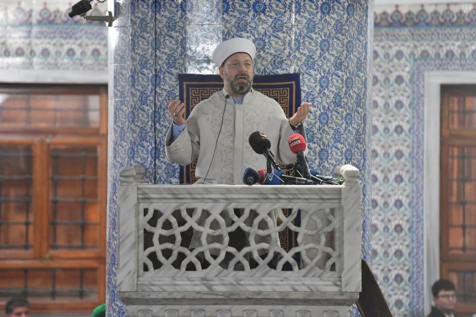 <p>Diyanet İşleri Başkanı Prof. Dr. Ali Erbaş ile Gıda Tarım ve Hayvancılık Bakanı Ahmet Eşref Fakıbaba’nın katıldığı sabah namazı buluşmasında Zeytin Dalı Harekatının zaferle sonuçlanması için Fetih Suresi okunup dualar edildi.</p>

<p> </p>

<p>27 Ocak 2018 </p>
