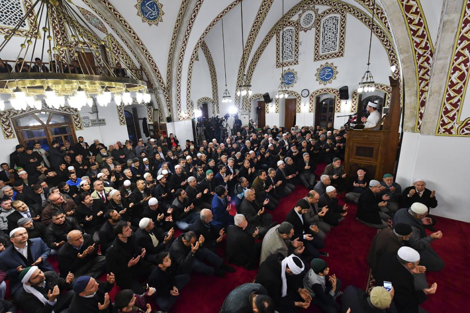 <p>Diyanet İşleri Başkanı Prof. Dr. Ali Erbaş, Sabah Namazında Hatay Habib-i Neccar Camii’nde Mehmetçik için ‘Zafer Duası’ yaptı.</p>

<p> </p>

<p>17 Şubat 2018</p>
