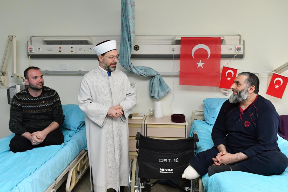 <p>Diyanet İşleri Başkanı Prof. Dr. Ali Erbaş, Ankara’da bulunan Gaziler Fizik Tedavi ve Rehabilitasyon Eğitim ve Araştırma Hastanesi’nde tedavi görmekte olan gazileri ziyaret etti.</p>

<p> </p>

<p>6 Mart 2018</p>
