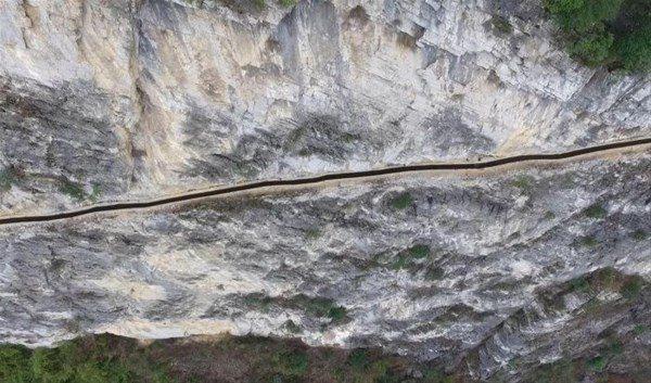 <p>Çin'in güneybatısındaki Guizhou eyaletindeki görenleri şaşkına çeviren bir manzara.. </p>
<p> </p>
