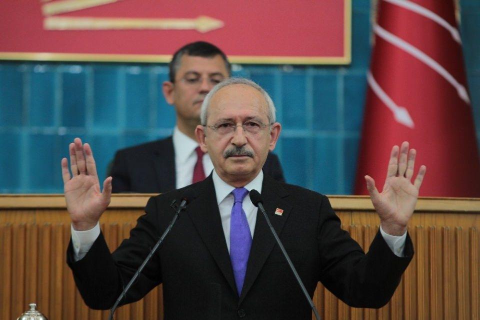 <p>CHP Genel Başkanı Kemal Kılıçdaroğlu son grup toplantısında Diyanet İşleri Başkanı Prof Dr. Ali Erbaş'a "Sen insani gerekçeyle hangi şehit evini gazi evini ziyaret ettin" diye bir söylemde bulunurken yine tarihi bir 'gaf'a imza attığının farkında değildi. İşte o söylemlere cevap niteliğinde Prof Dr. Ali Erbaş'ın gerçekleştirdiği şehit, gazi ziyaretleri...</p>
