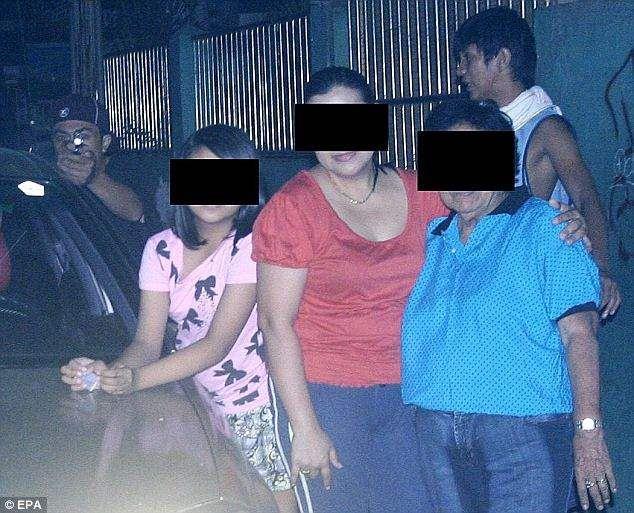 <p>Filipinler'de ailesinin fotoğrafını çekerken katilini de fotoğraflayan politikacı</p>

<p> </p>
