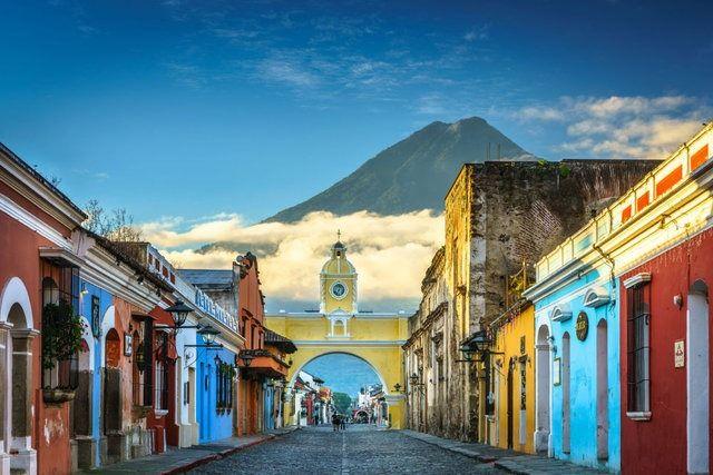 <p>Guatemala’nın Antigua kentinde bulunan ve şehrin simgelerinden biri olan Santa Catalina Kemeri... Daniel Burton tarafından ölümsüzleştirildi. </p>