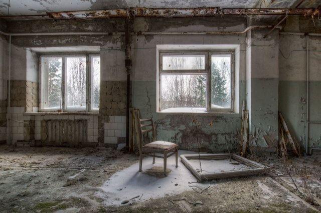 <p>Dave Searl'in Pripyat'ta çektiği kare. Pripyat, Ukrayna'da 1986 yılında Çernobil Nükleer Santrali'nde yaşanan patlamanın ardından hayalet kente dönüşmüş. Buraya özel kıyafetlerle turlar düzenleniyor. </p>
