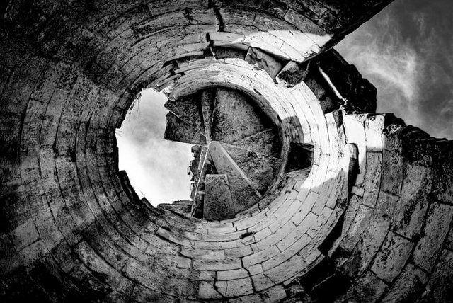 <p>Rivaulx Abbey Müzesi, İngiltere - Mike Kitchingman</p>