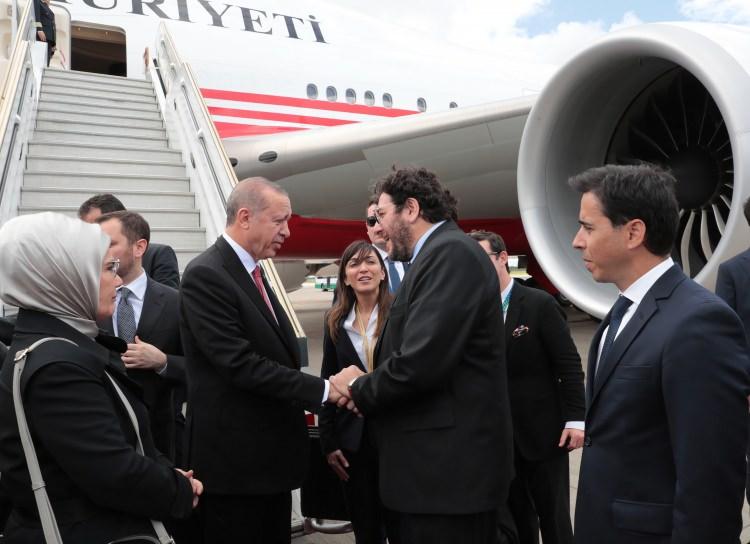 <p>Cumhurbaşkanı Recep Tayyip Erdoğan, G20 Liderler Zirvesi'ne katılmak üzere Arjantin'in başkenti Buenos Aires'e geldi.</p>

<p> </p>
