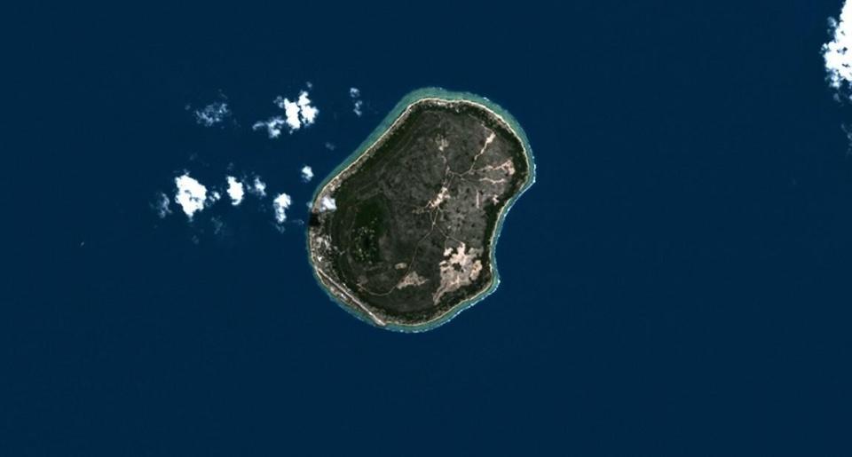 <p>Şehirlerden değil b&ouml;lgelerden oluşuyor: Nauru</p>

<p>Nauru, resmi adıyla &lsquo;Pleasant Island&rsquo; d&uuml;nyanın en k&uuml;&ccedil;&uuml;k &uuml;&ccedil;&uuml;nc&uuml; &uuml;lkesi&hellip; G&uuml;ney Pasifik&rsquo;te, Mikronezya&rsquo;nın bir adası.</p>
