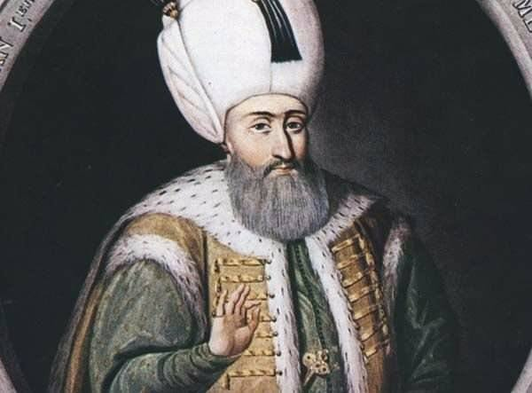 <p>Çağının en şık giyinenlerinden olan Kanuni Sultan Süleyman, görünümüne önem verirdi.</p>
