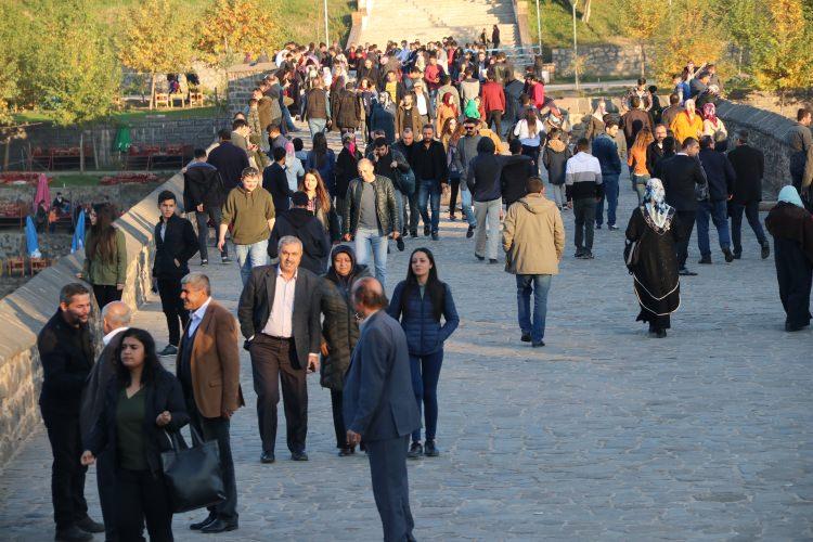 <p>Huzurun ardından turist sayısında artış meydana geldiğine işaret eden Veske, bunun devam etmesini istediklerini belirtti.</p>

<p> </p>
