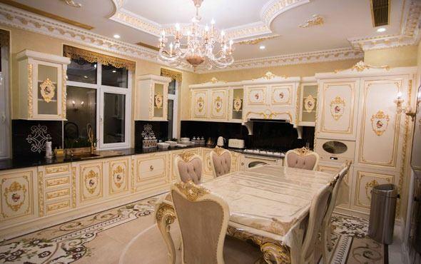 <p>İşte Dubai Emiri'nin Gebze Darıca'daki malikanesi...</p>