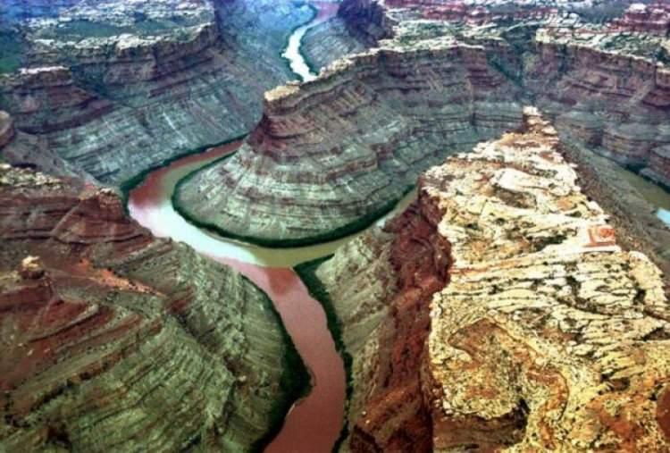 <p>2. Green ve Colorado Nehirleri - Canyonlands Ulusal Parkı, Utah, ABD</p>
