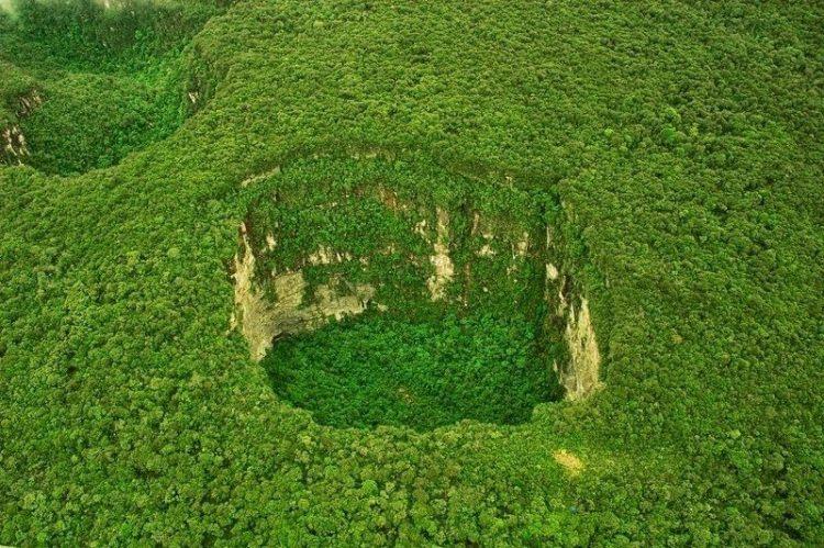 <p>Jaua-Sarisarinama National Park, Venezuela. Fay deliği</p>
