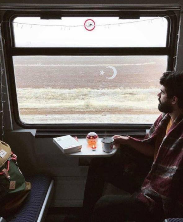 <p>Doğu Ekspresi kompartıman ve vagon çeşitleri <br />
<br />
Trende pulman, örtülü kuşetli ve yataklı olarak üç farklı özellikte seyahat etme olanağı sağlanıyor. </p>