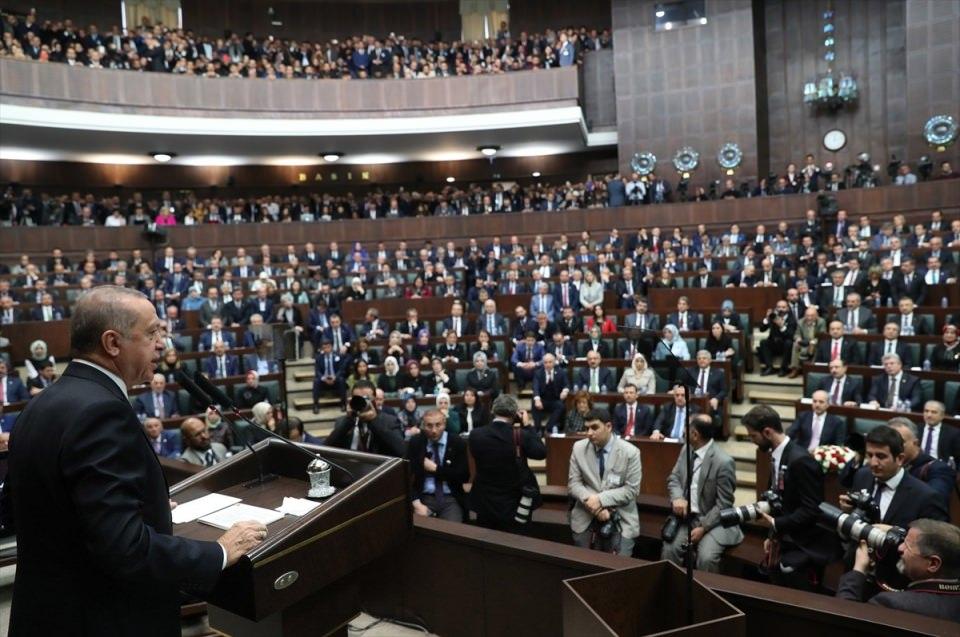 <p>Cumhurbaşkanı Erdoğan aralarında Ankara ve İzmir’in de olduğu 20 ilin belediye başkan adayını açıkladı. İşte o isimler...</p>

