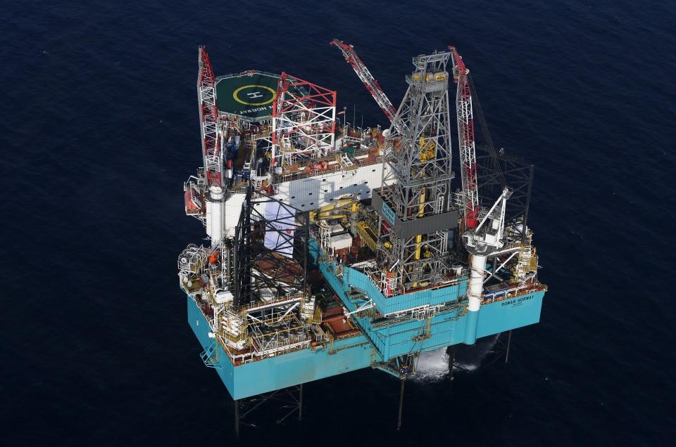 <p>Çevreye duyarlı ve yüksek teknolojiye sahip platformla, Mersin'in yaklaşık 19 mil açığında Kuzey Erdemli-1 lokasyonunda, Enerji ve Tabii Kaynaklar Bakanı Fatih Dönmez'in de katıldığı törenle 26 Kasım'da sondaj çalışmalarına başlandı.</p>
<p> </p>