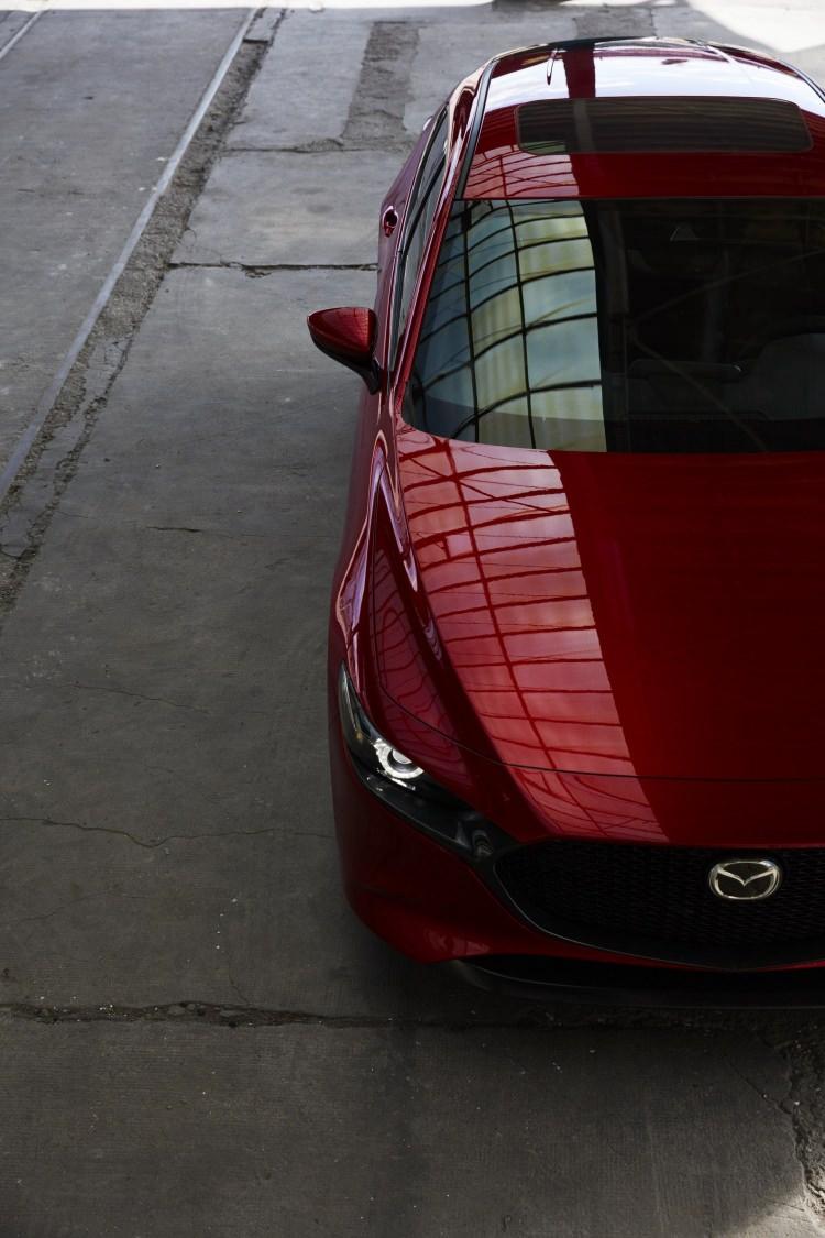 <p>Yepyeni Mazda3, Japon estetiğinin özünü yansıtan Kodo tasarım dilini somutlaştırdı. </p>
