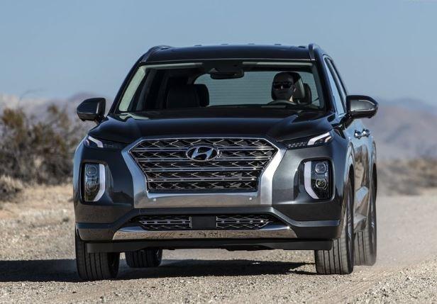 <p>Güney Koreli Hyundai, yeni amiral gemisi olan Palisade isimli SUV'sini 2018 Los Angeles Otomobil Fuarı'nda tanıttı.</p>
