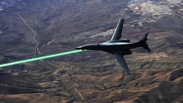 <p>LAZER SİLAHLARI (HELLADS)</p>
<p> </p>
<p>Lazer silahları birden fazla hedefi, ışığın hızını ve gücünü kullanarak vurmak için geliştirilmekte..</p>